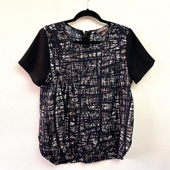 Charlie Jade short sleeve printed lightweight shirt size medium - Picture 1 of 8